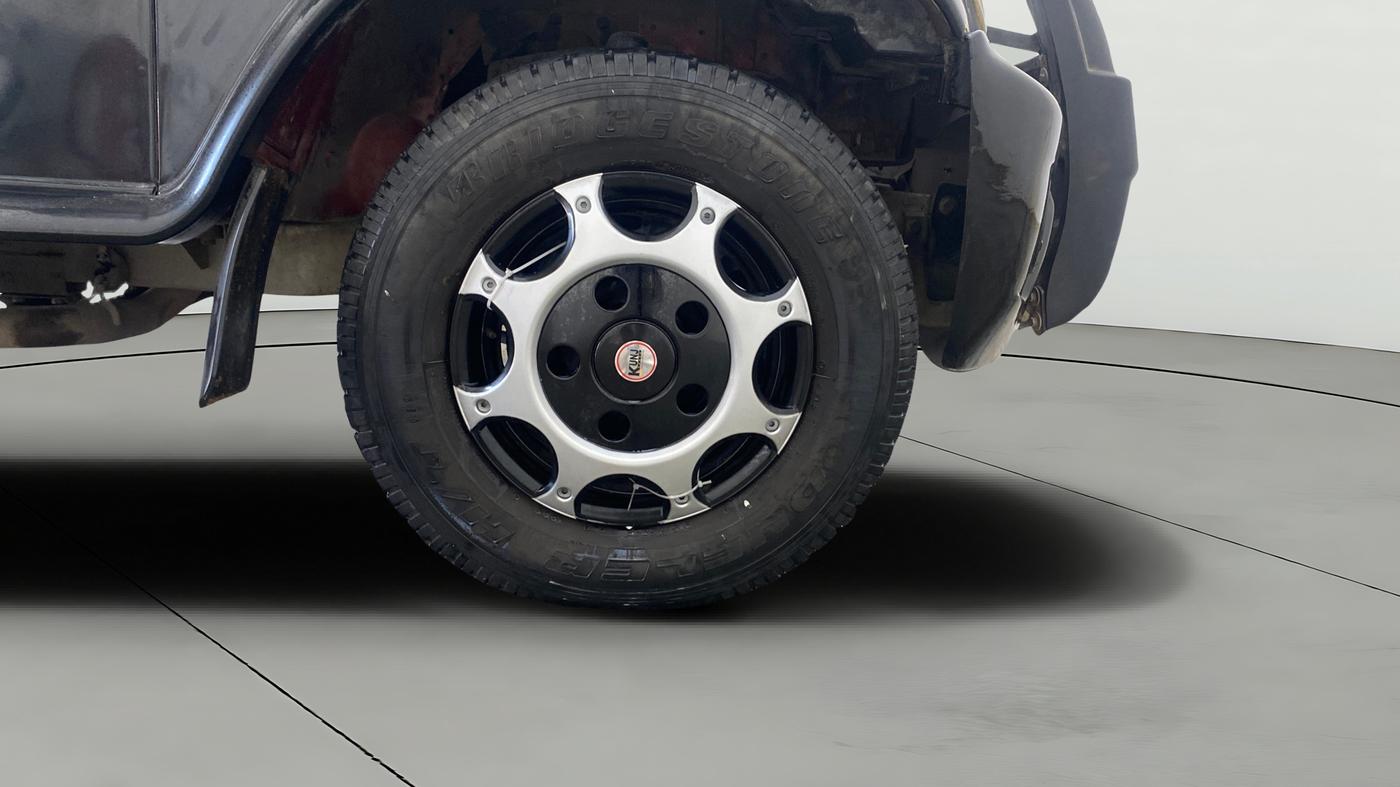 2014 Mahindra Bolero SLX BS-III, Diesel, Manual, 94,581 km, Right Front Wheel