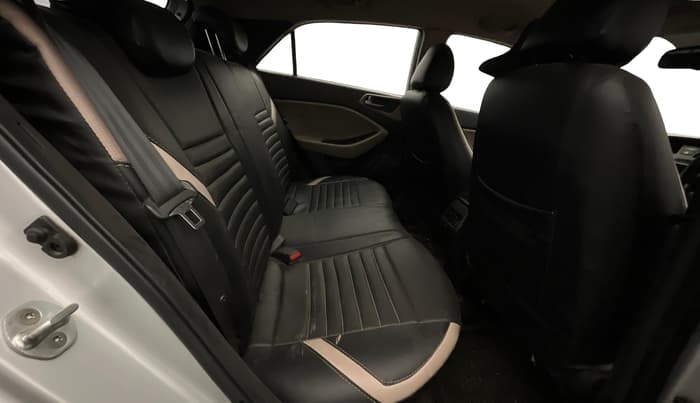 2016 Hyundai Elite i20 ASTA 1.2, Petrol, Manual, 1,17,440 km, Right Side Rear Door Cabin
