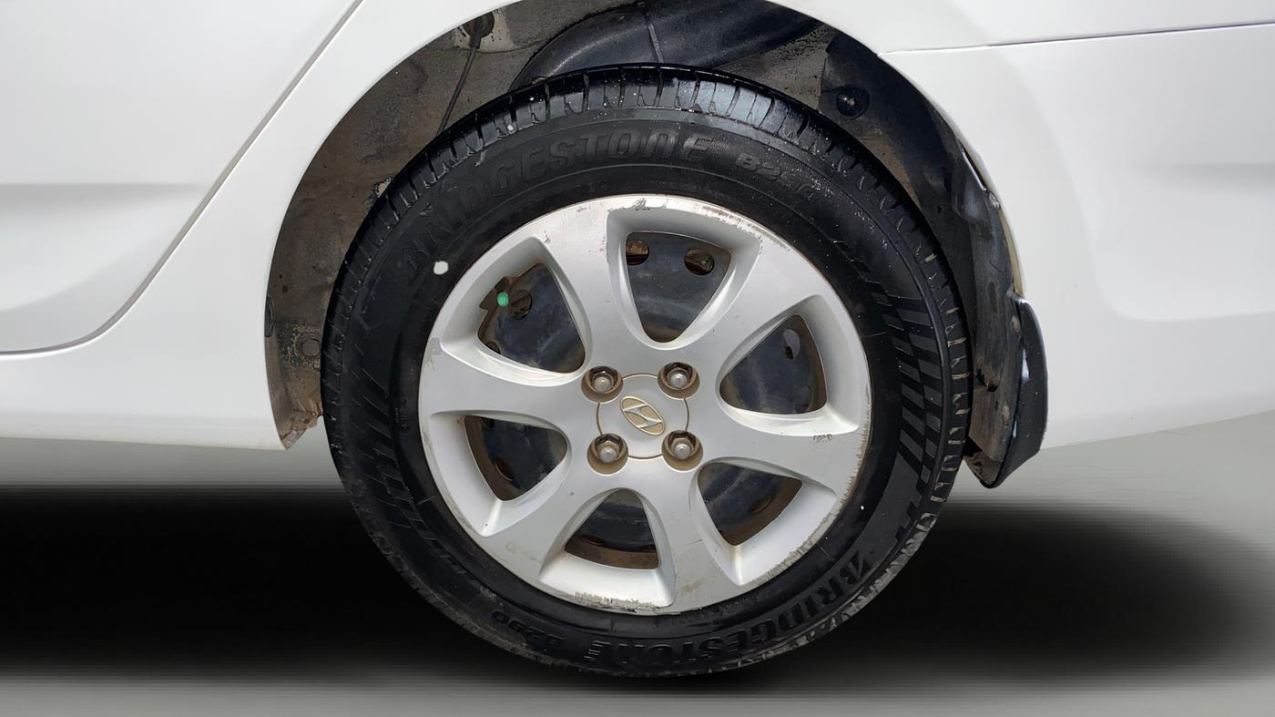 2013 Hyundai Verna FLUIDIC 1.6 VTVT EX, Petrol, Manual, 94,627 km, Left Rear Wheel