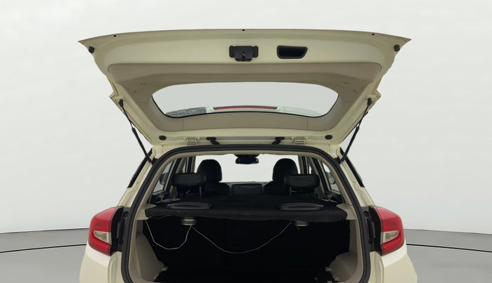 2021 Mahindra XUV300 W8 (O) 1.5 DIESEL, Diesel, Manual, 37,334 km, Boot Door Open