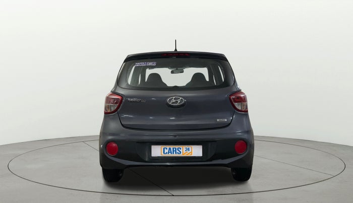 2017 Hyundai Grand i10 MAGNA AT 1.2 KAPPA VTVT, Petrol, Automatic, 68,959 km, Back/Rear
