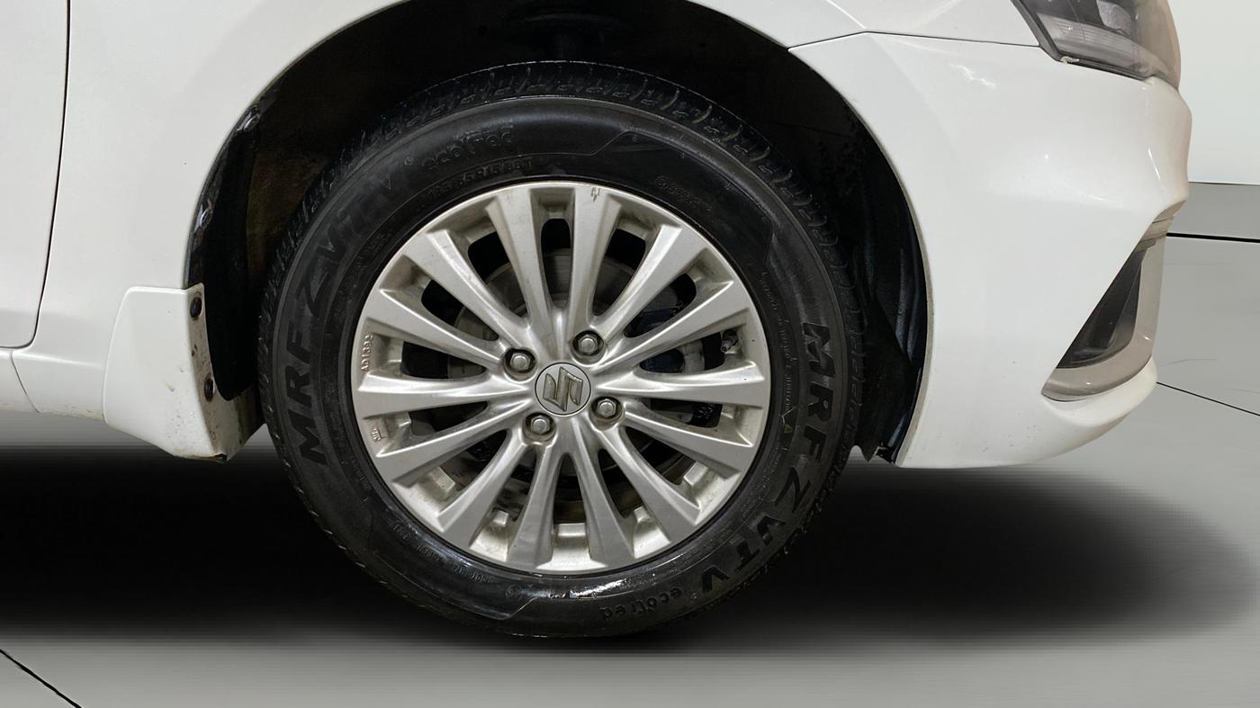 2022 Maruti Ciaz ZETA 1.5 SHVS MT PETROL, Petrol, Manual, 54,337 km, Right Front Wheel