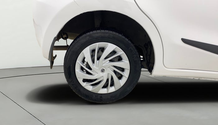 2018 Datsun Go T, CNG, Manual, 81,196 km, Right Rear Wheel