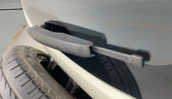 2020 Ford Ecosport TITANIUM 1.5L SPORTS(SUNROOF) DIESEL, Diesel, Manual, 1,26,599 km, Rear Wiper