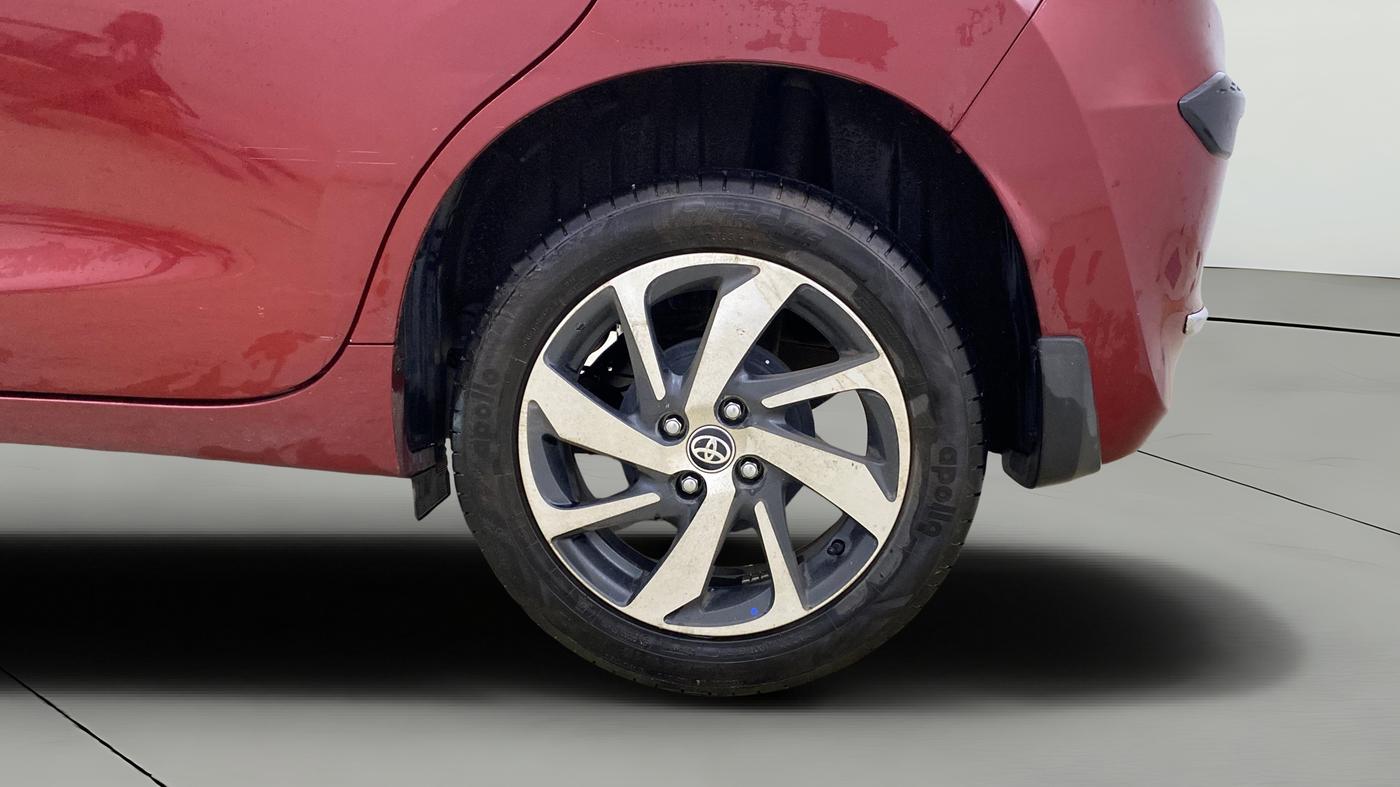 2024 Toyota Glanza V AMT, Petrol, Automatic, 7,168 km, Left Rear Wheel