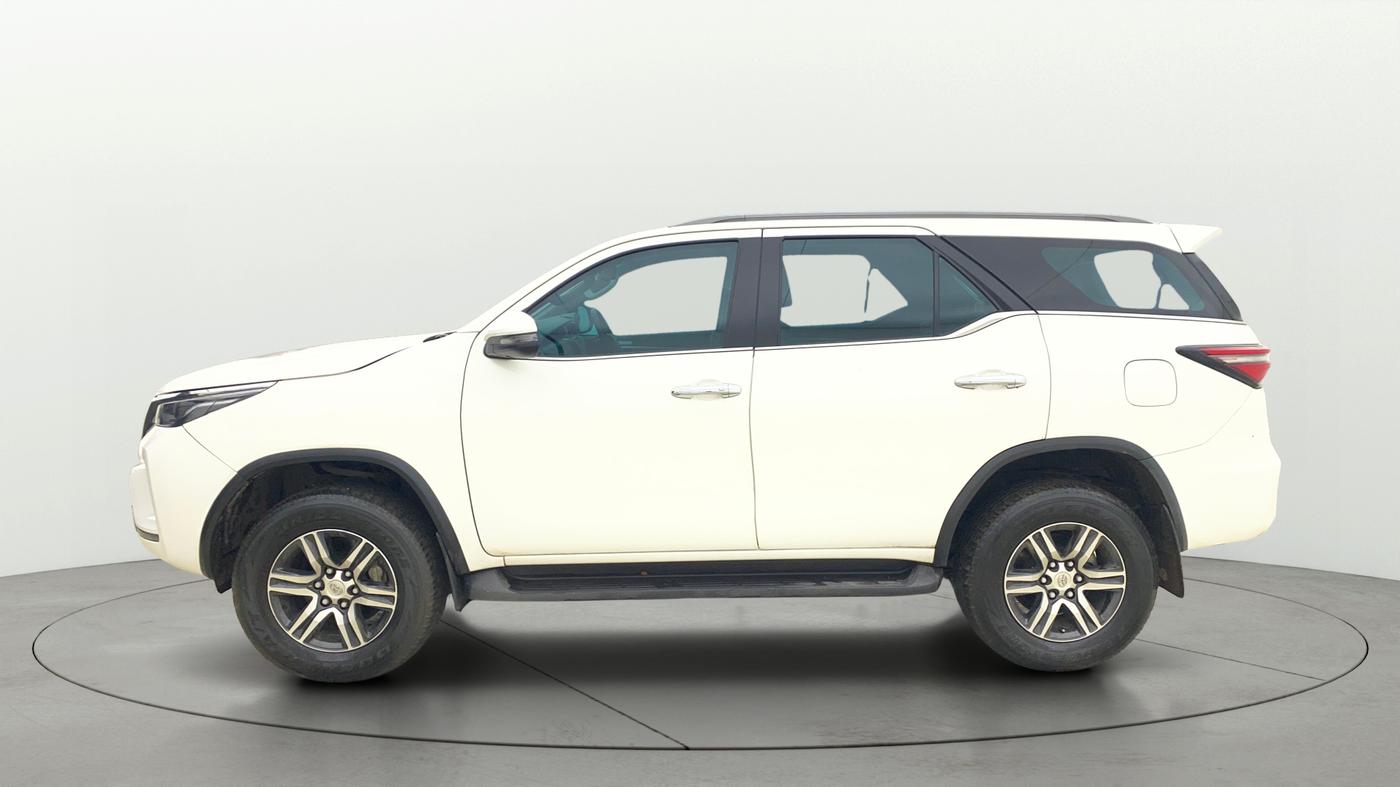 2023 Toyota Fortuner 4X2 AT 2.8 DIESEL, Diesel, Automatic, 50,235 km, Left Side