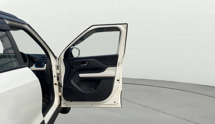 2023 Tata PUNCH CREATIVE  MT, Petrol, Manual, 10,274 km, RHS Front Door