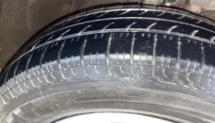 2019 Maruti Dzire VDI, Diesel, Manual, 85,040 km, Right Front Tyre Tread