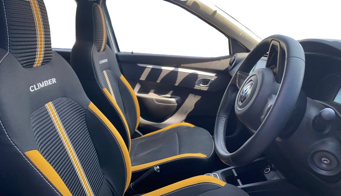 2022 Renault Kwid CLIMBER 1.0 AMT (O), Petrol, Automatic, 15,215 km, Right Side Front Door Cabin