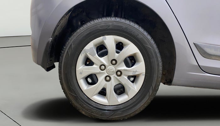 2017 Hyundai Elite i20 SPORTZ 1.4 CRDI, Diesel, Manual, 1,12,166 km, Right Rear Wheel