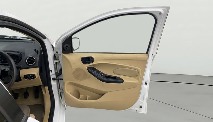 2017 Ford Figo Aspire TITANIUM 1.2 PETROL, Petrol, Manual, 32,168 km, RHS Front Door