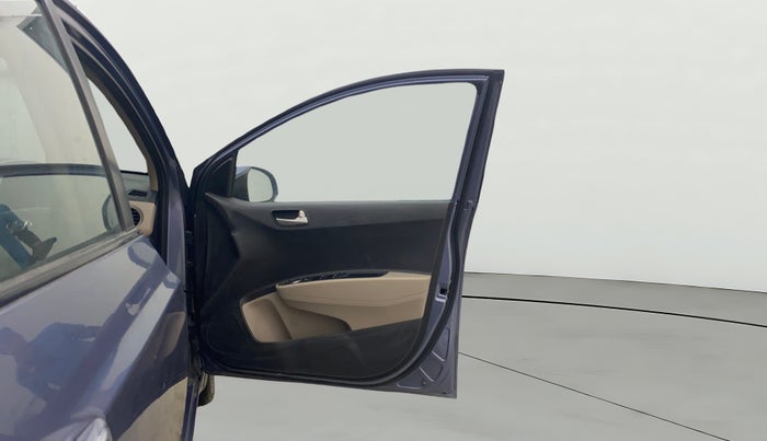 2014 Hyundai Xcent SX AT 1.2 (O), Petrol, Automatic, 66,135 km, RHS Front Door