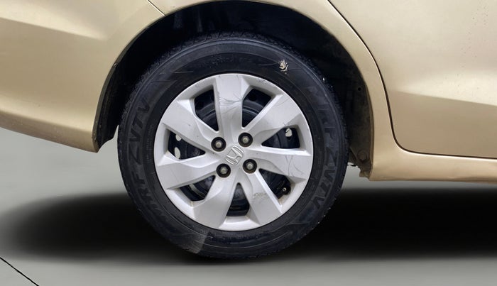 2015 Honda Mobilio 1.5L I-VTEC S, Petrol, Manual, 1,30,509 km, Right Rear Wheel