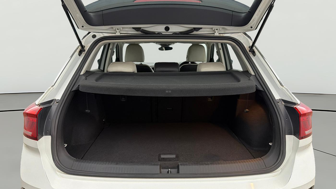 2021 Volkswagen T-ROC 1.5 TSI AT, Petrol, Automatic, 67,344 km, Boot Open Zoomed View