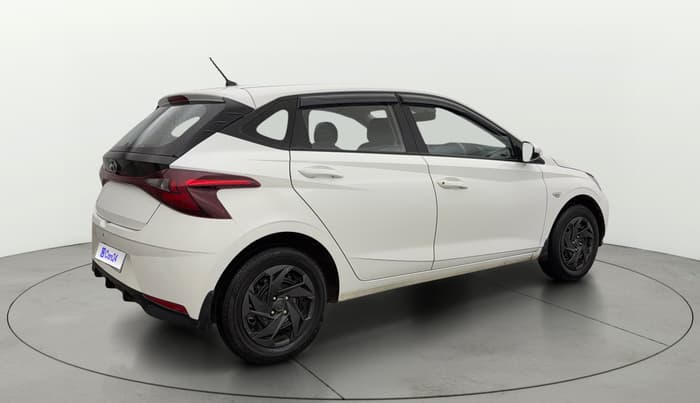 2022 Hyundai NEW I20 MAGNA 1.2 MT, CNG, Manual, 29,544 km, Right Back Diagonal