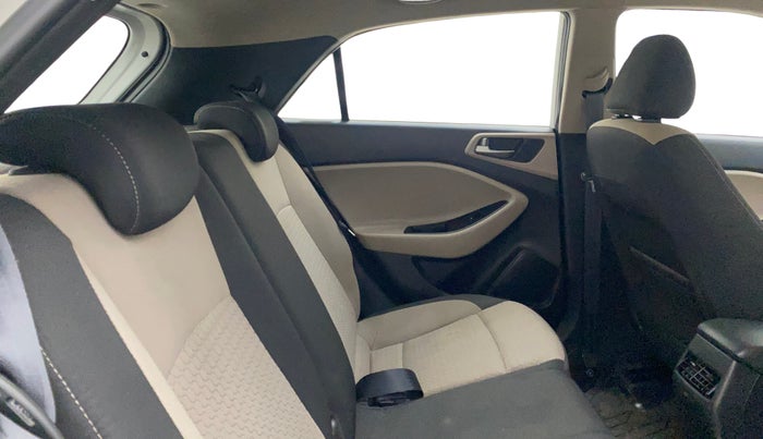 2017 Hyundai Elite i20 ASTA 1.2 (O), Petrol, Manual, 33,644 km, Right Side Rear Door Cabin