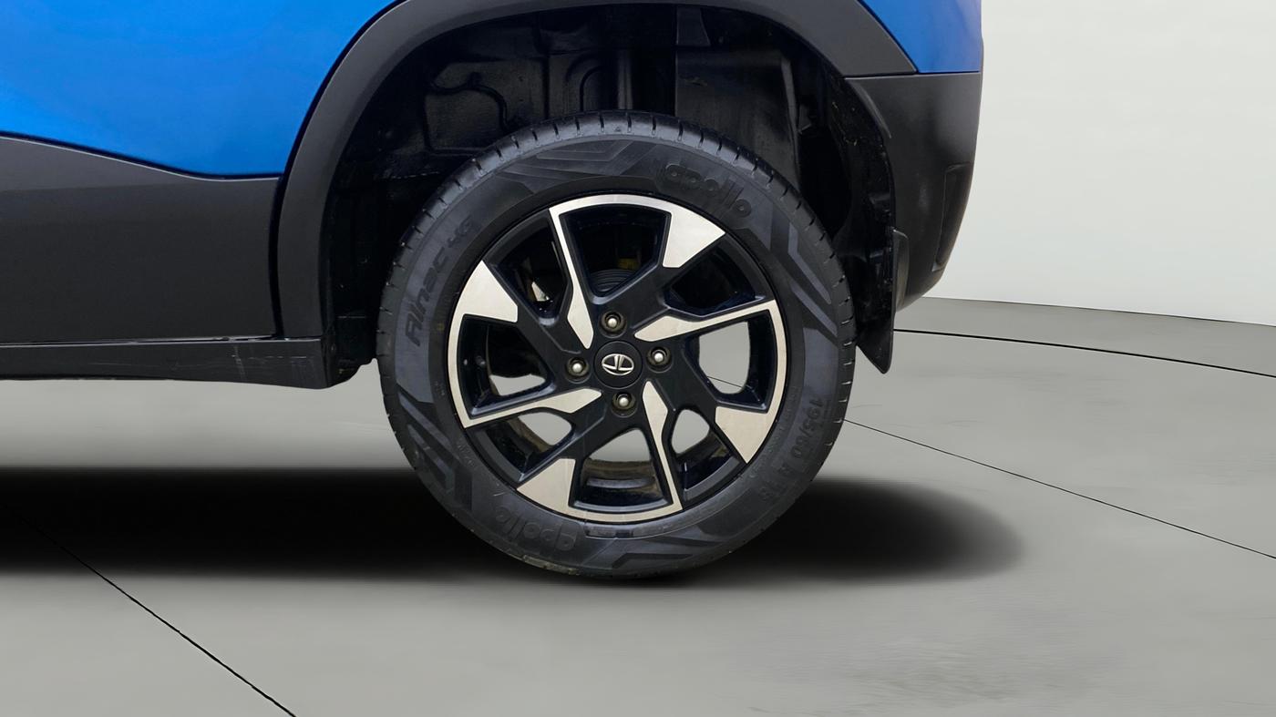 2022 Tata PUNCH CREATIVE  1.2 RTN DUAL TONE, Petrol, Manual, 17,042 km, Left Rear Wheel
