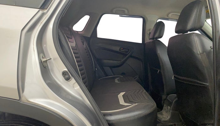 2021 Maruti Vitara Brezza LXI, Petrol, Manual, 26,190 km, Right Side Rear Door Cabin