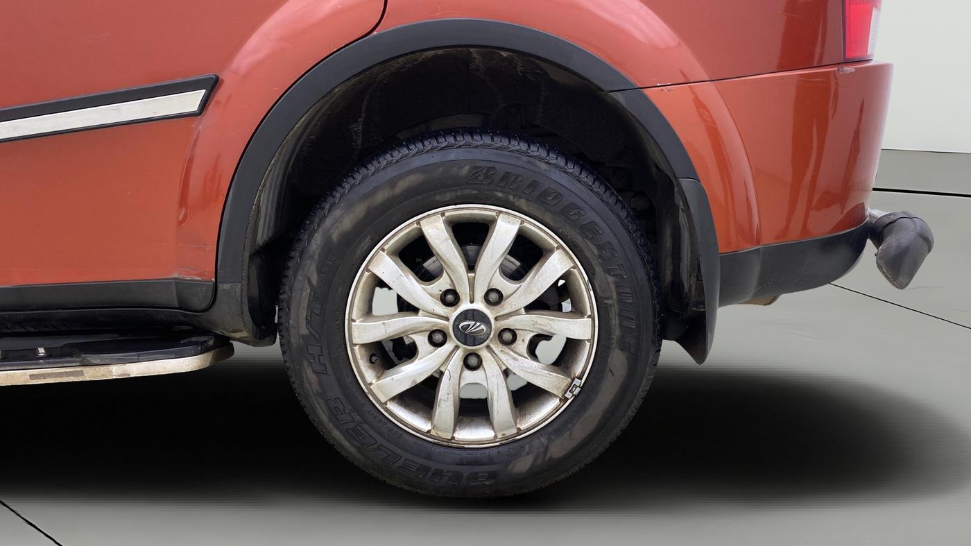 2017 Mahindra XUV500 W10 AT, Diesel, Automatic, 97,664 km, Left Rear Wheel