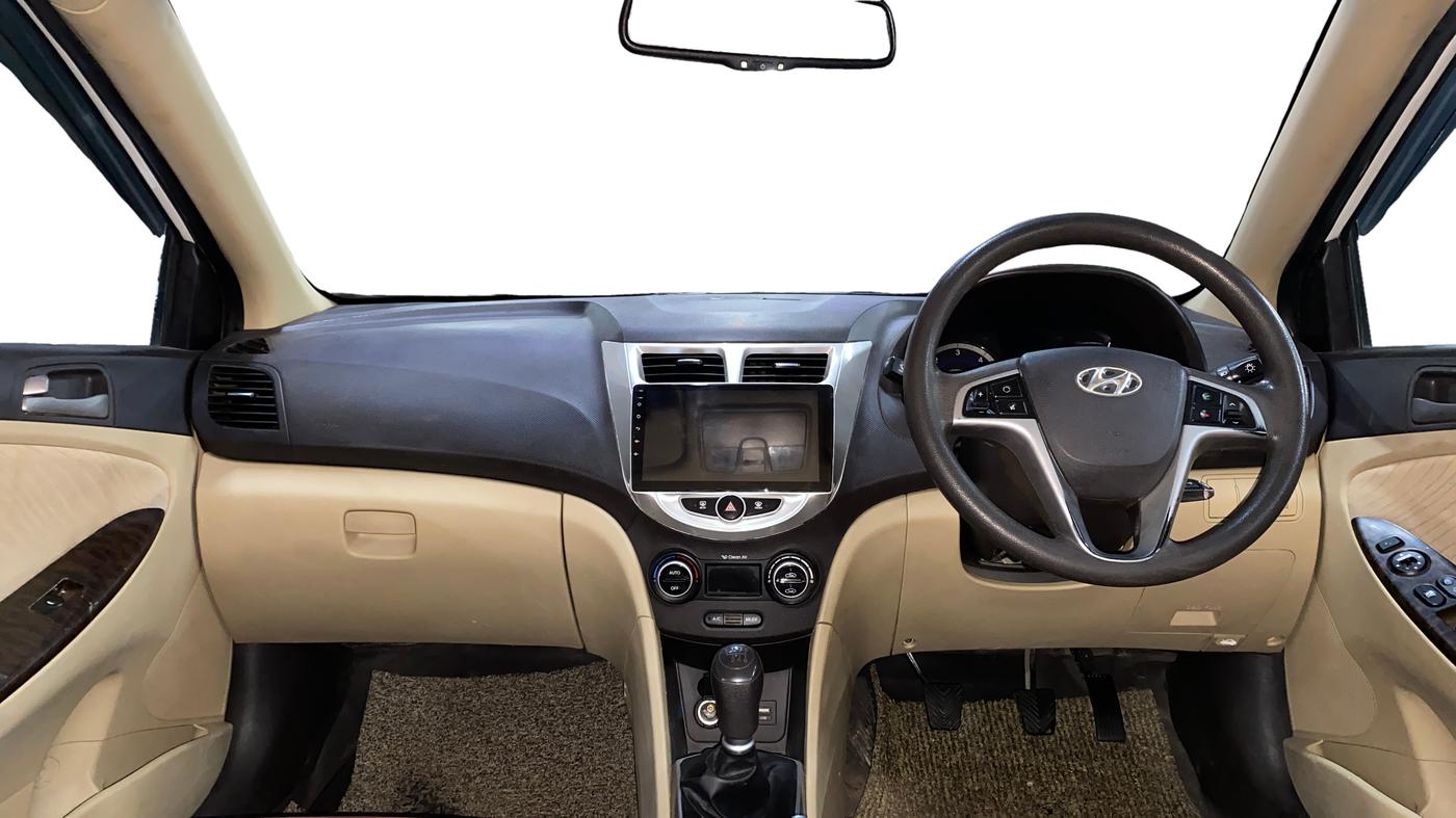 2017 Hyundai Verna 1.6 CRDI SX, Diesel, Manual, 1,00,677 km, Dashboard