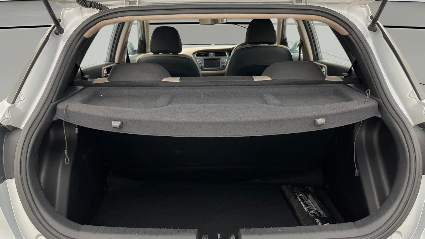 2020 Hyundai Elite i20 SPORTZ PLUS 1.2, Petrol, Manual, 10,035 km, Boot Open Zoomed View