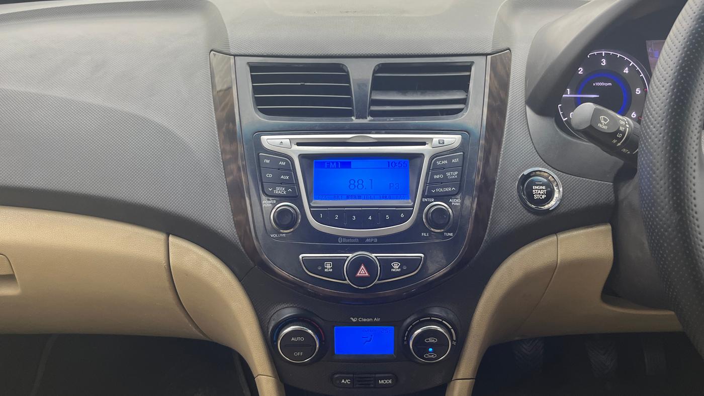 2014 Hyundai Verna FLUIDIC 1.6 CRDI SX OPT, Diesel, Manual, 81,619 km, Air Conditioner