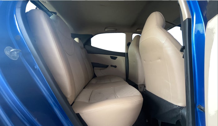 2017 Hyundai Eon MAGNA +, Petrol, Manual, 1,28,841 km, Right Side Rear Door Cabin