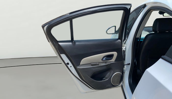 2017 Chevrolet Cruze LTZ, Diesel, Manual, 86,041 km, LHS Rear Door