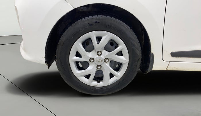 2017 Hyundai Grand i10 SPORTZ (O) 1.2 KAPPA VTVT, Petrol, Manual, 69,512 km, Left Front Wheel
