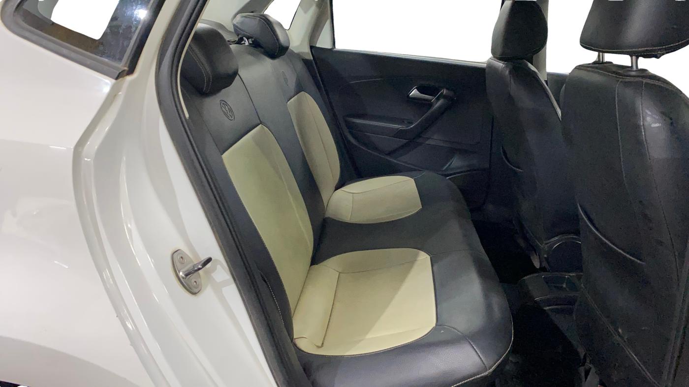 2018 Volkswagen Ameo COMFORTLINE 1.0L, Petrol, Manual, 1,06,101 km, Right Side Rear Door Cabin