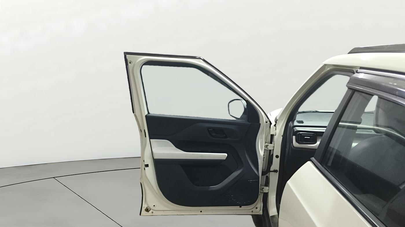 2022 Tata PUNCH PURE MT, Petrol, Manual, 30,710 km, LHS Front Door