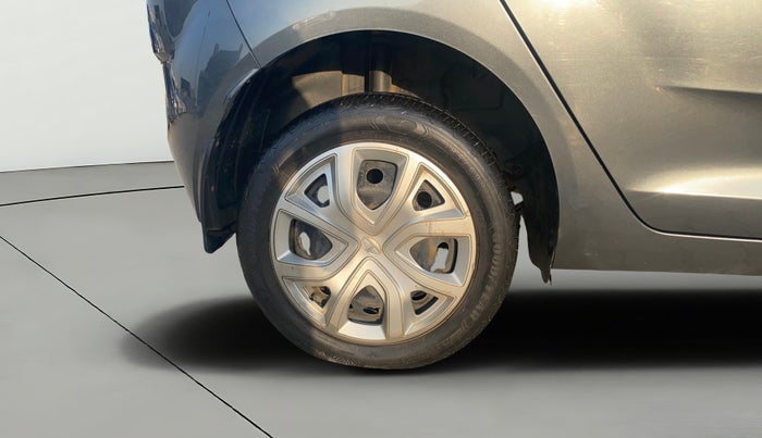 2022 Tata ALTROZ XT DIESEL, Diesel, Manual, 32,769 km, Right Rear Wheel