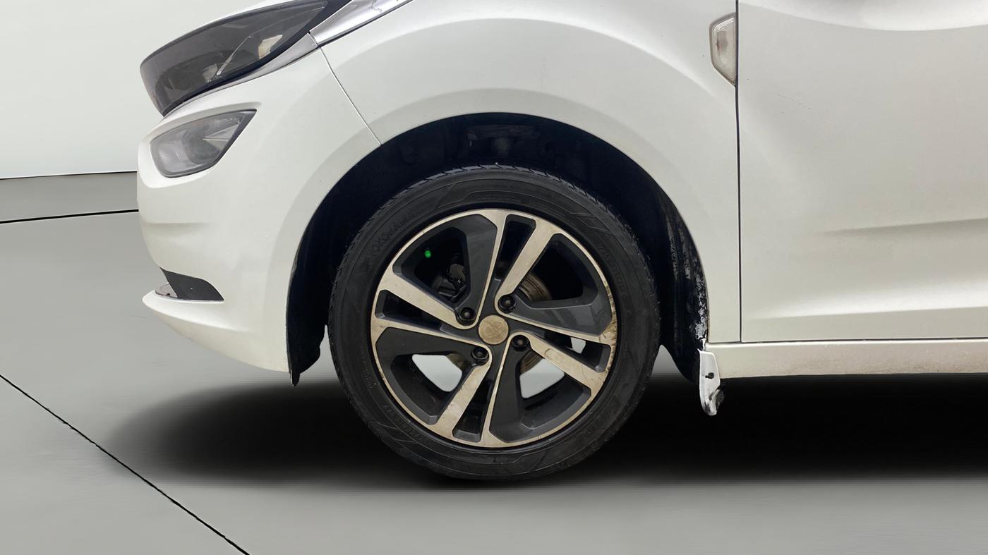 2021 Tata ALTROZ XZ PETROL, Petrol, Manual, 95,833 km, Left Front Wheel