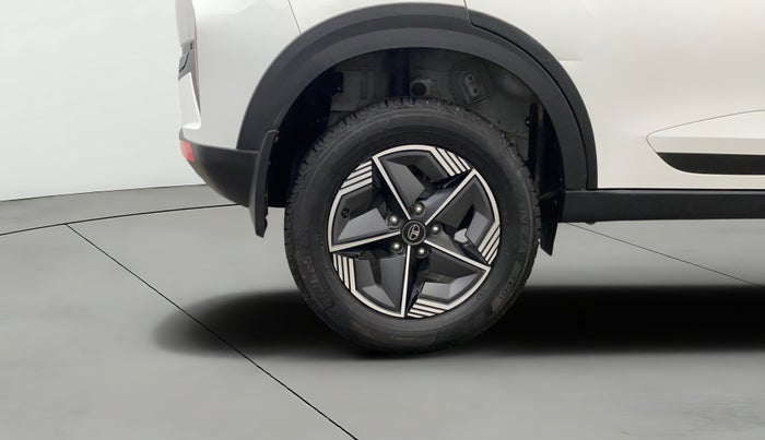 2024 Tata NEXON CREATIVE + AMT 1.5 DIESEL, Diesel, Automatic, 19,882 km, Right Rear Wheel