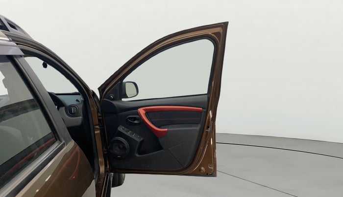 2017 Renault Duster RXS CVT, Petrol, Automatic, 46,155 km, RHS Front Door