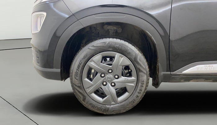 2023 Hyundai VENUE S 1.2, Petrol, Manual, 14,946 km, Left Front Wheel