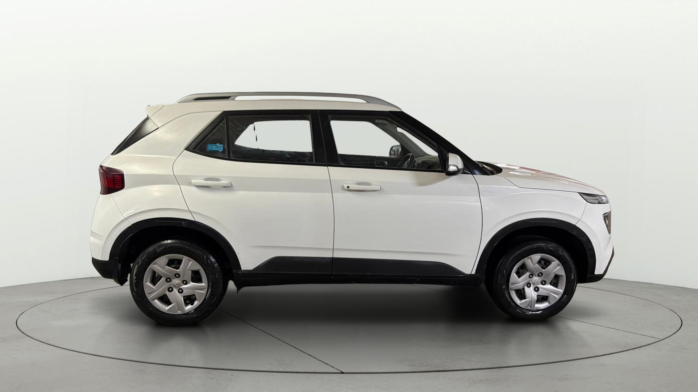 2021 Hyundai VENUE S+ 1.2, Petrol, Manual, 16,336 km, Right Side View