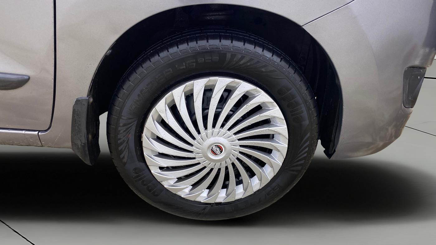 2014 Maruti Wagon R 1.0 VXI, Petrol, Manual, 68,936 km, Right Front Wheel