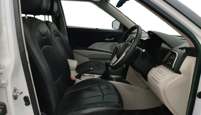 2024 Mahindra XUV300 W8 1.2 PETROL, Petrol, Manual, 29,360 km, Right Side Front Door Cabin