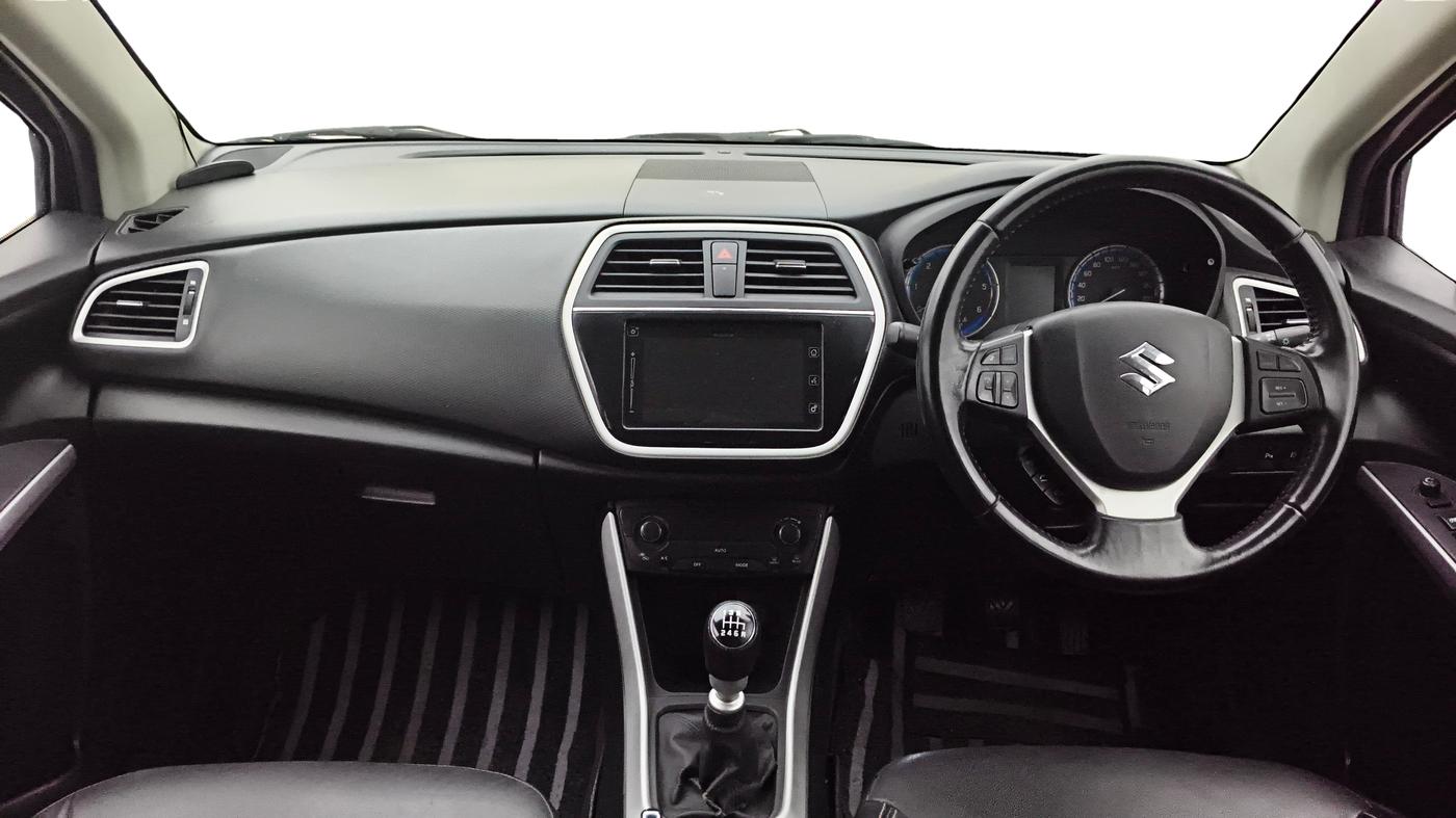 2015 Maruti S Cross ALPHA 1.6, Diesel, Manual, 54,852 km, Dashboard