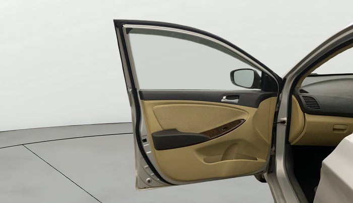 2015 Hyundai Verna FLUIDIC 4S 1.6 VTVT S(O), Petrol, Manual, 59,569 km, LHS Front Door