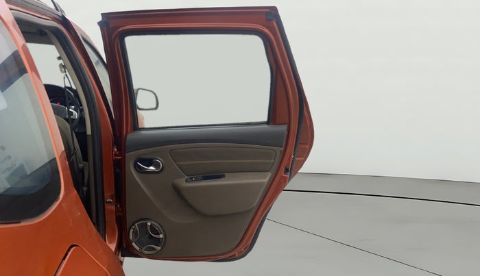 2016 Renault Duster 110 PS RXZ 4X2 AMT DIESEL, Diesel, Automatic, 77,170 km, RHS Rear Door