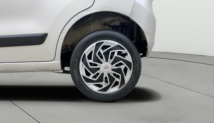 2015 Maruti Wagon R 1.0 VXI, Petrol, Manual, 1,05,396 km, Left Rear Wheel