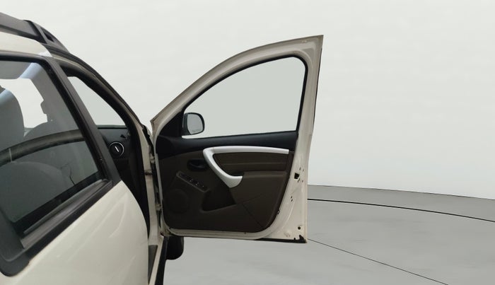 2018 Renault Duster RXS PETROL, Petrol, Manual, 32,776 km, RHS Front Door