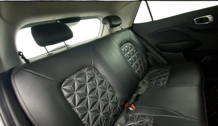 2021 Hyundai VENUE SX 1.5 (O) EXECUTIVE CRDI, Diesel, Manual, 82,303 km, Right Side Rear Door Cabin