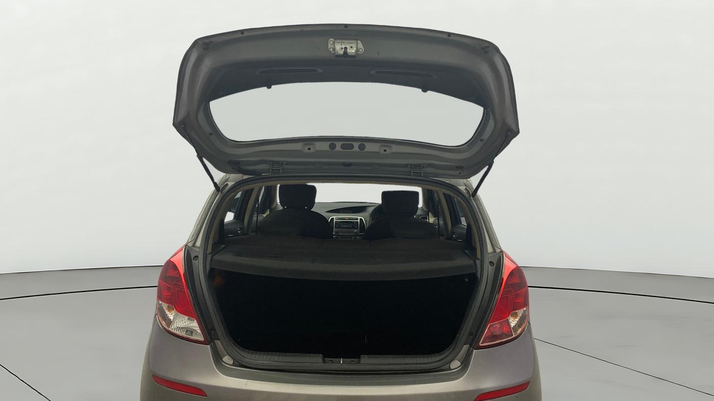 2014 Hyundai Elite i20 SPORTZ 1.4 CRDI, Diesel, Manual, 1,37,256 km, Boot Door Open