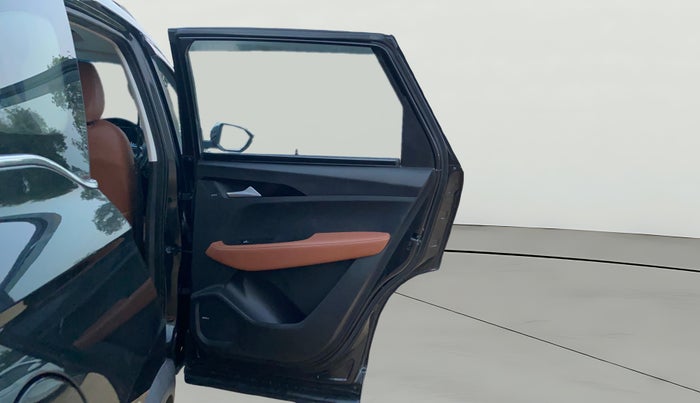 2021 MG HECTOR PLUS SHARP 2.0 DIESEL TURBO MT 6-STR, Diesel, Manual, 51,381 km, RHS Rear Door