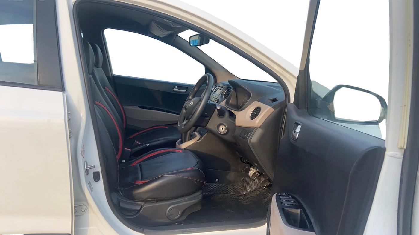 2014 Hyundai Xcent S 1.2, Petrol, Manual, 58,929 km, Right Side Front Door Cabin