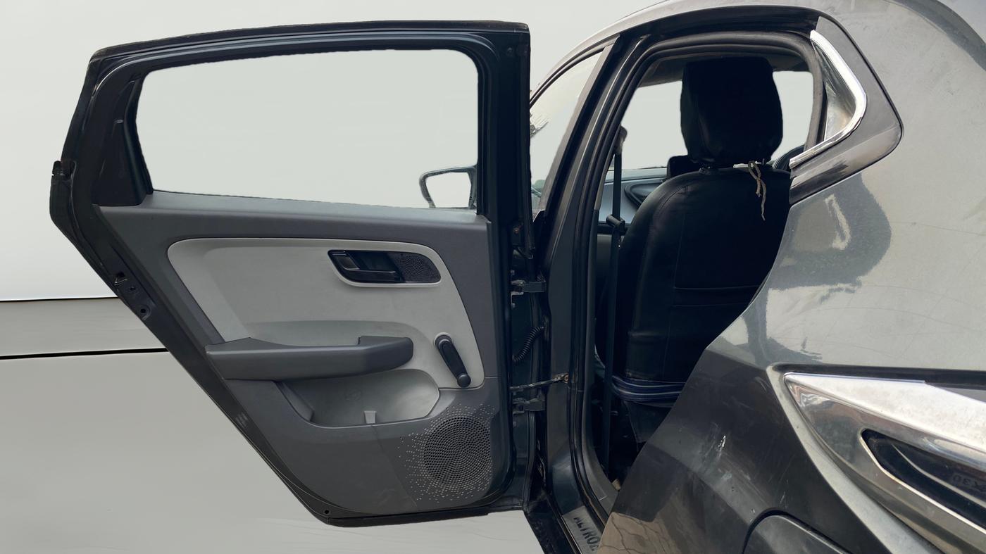 2020 Tata ALTROZ XE PETROL, Petrol, Manual, 28,442 km, LHS Rear Door