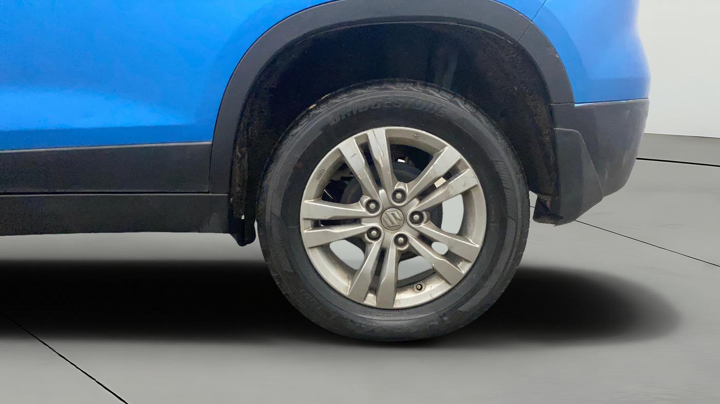 2017 Maruti Vitara Brezza ZDI PLUS DUAL TONE, Diesel, Manual, 83,346 km, Left Rear Wheel